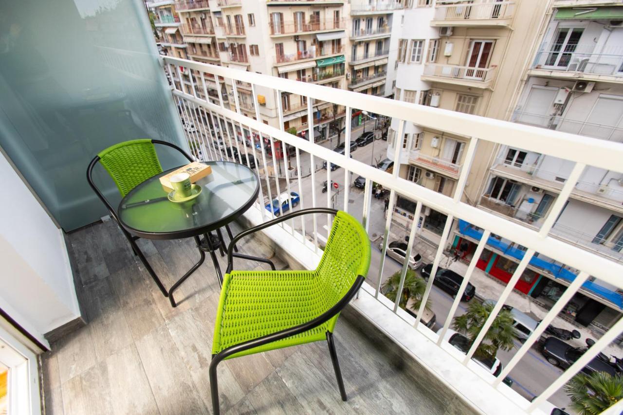 Downtown Luxury Boutique Suites : The Yellow Suite เทสซาโลนิกิ ภายนอก รูปภาพ
