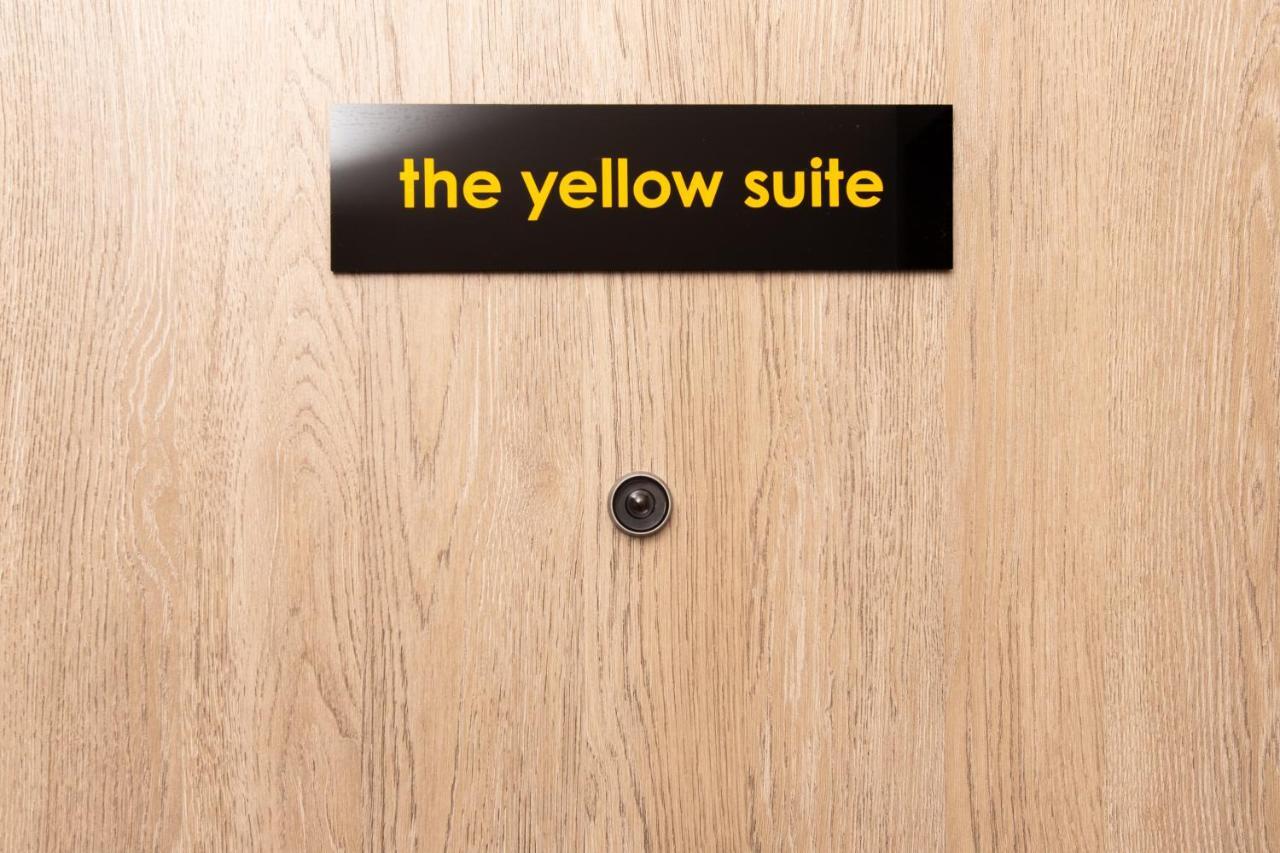 Downtown Luxury Boutique Suites : The Yellow Suite เทสซาโลนิกิ ภายนอก รูปภาพ
