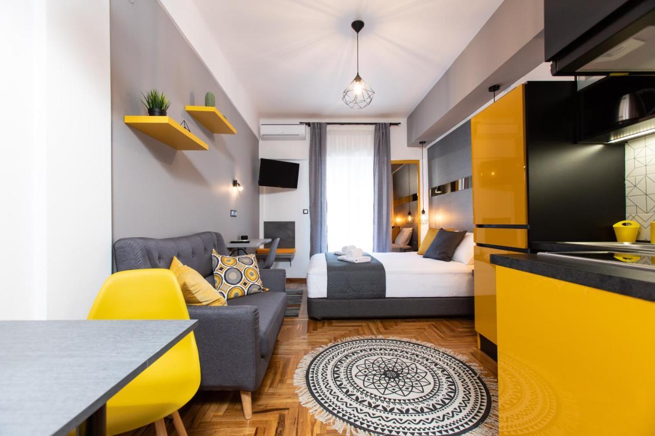 Downtown Luxury Boutique Suites : The Yellow Suite เทสซาโลนิกิ ภายนอก รูปภาพ